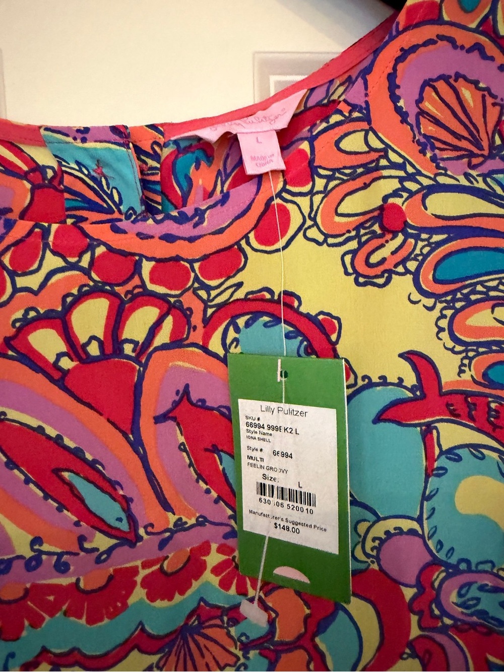 Lilly Pulitzer "Feelin Groovy" Silk Blouse Large Retails - Picture 2 of 3